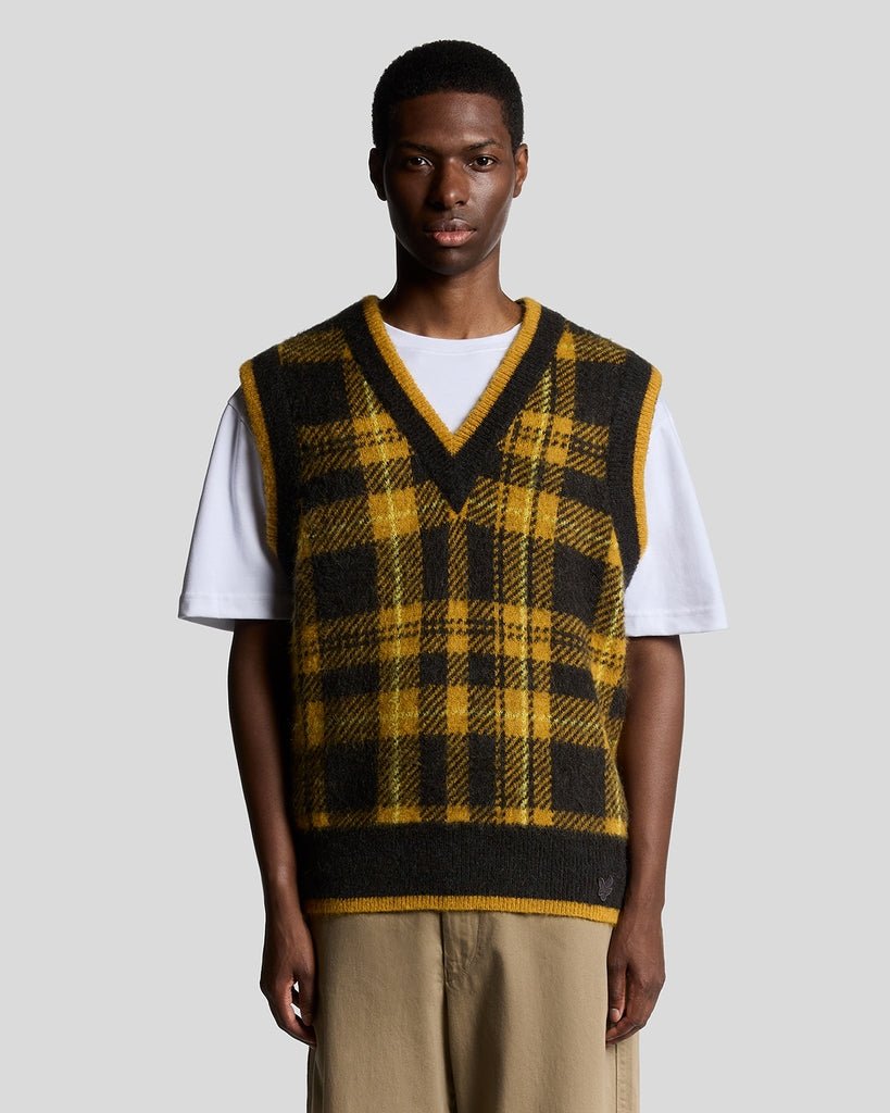 Lyle Scott Men's Knitted Tartan Vest in Anniversary Gold