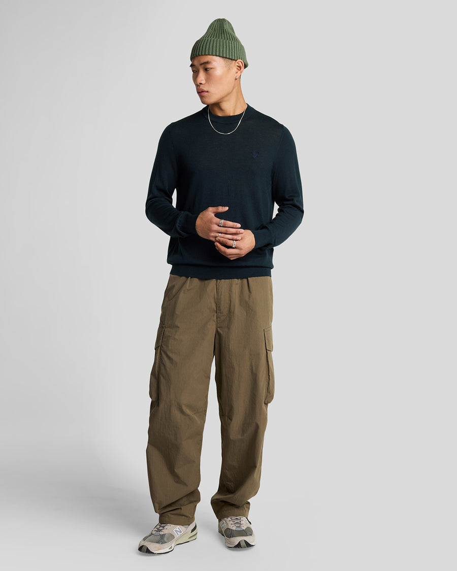 Pull à col rond en laine mérinos bleu marine foncé pour homme