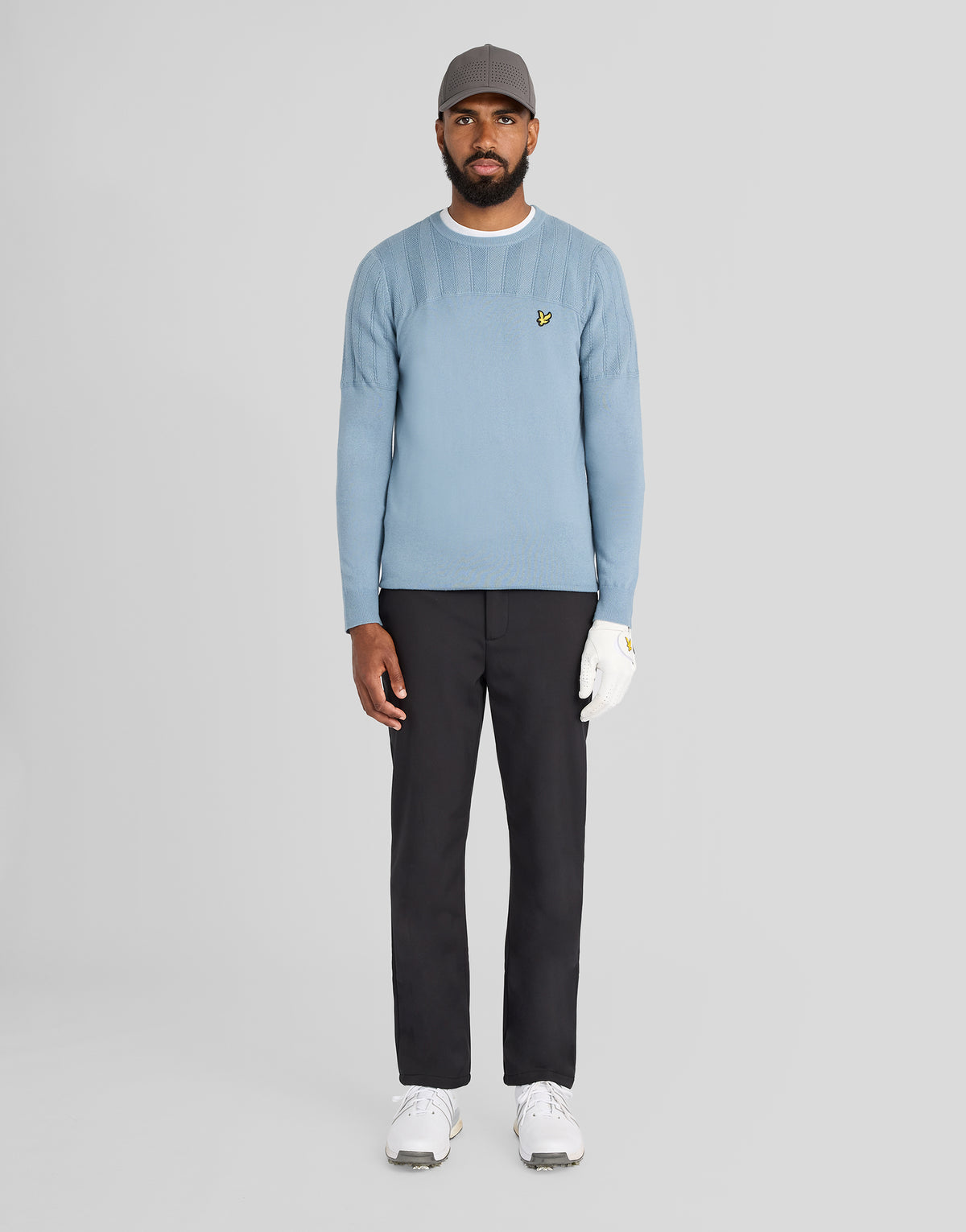 Hombre con un jersey de cuello redondo «Texture Block» en azul acero
