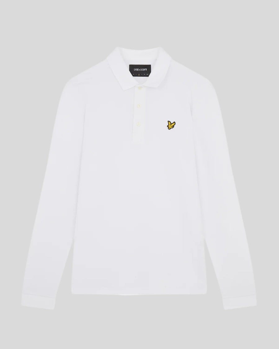 Un homme porte un polo en coton à manches longues blanc
