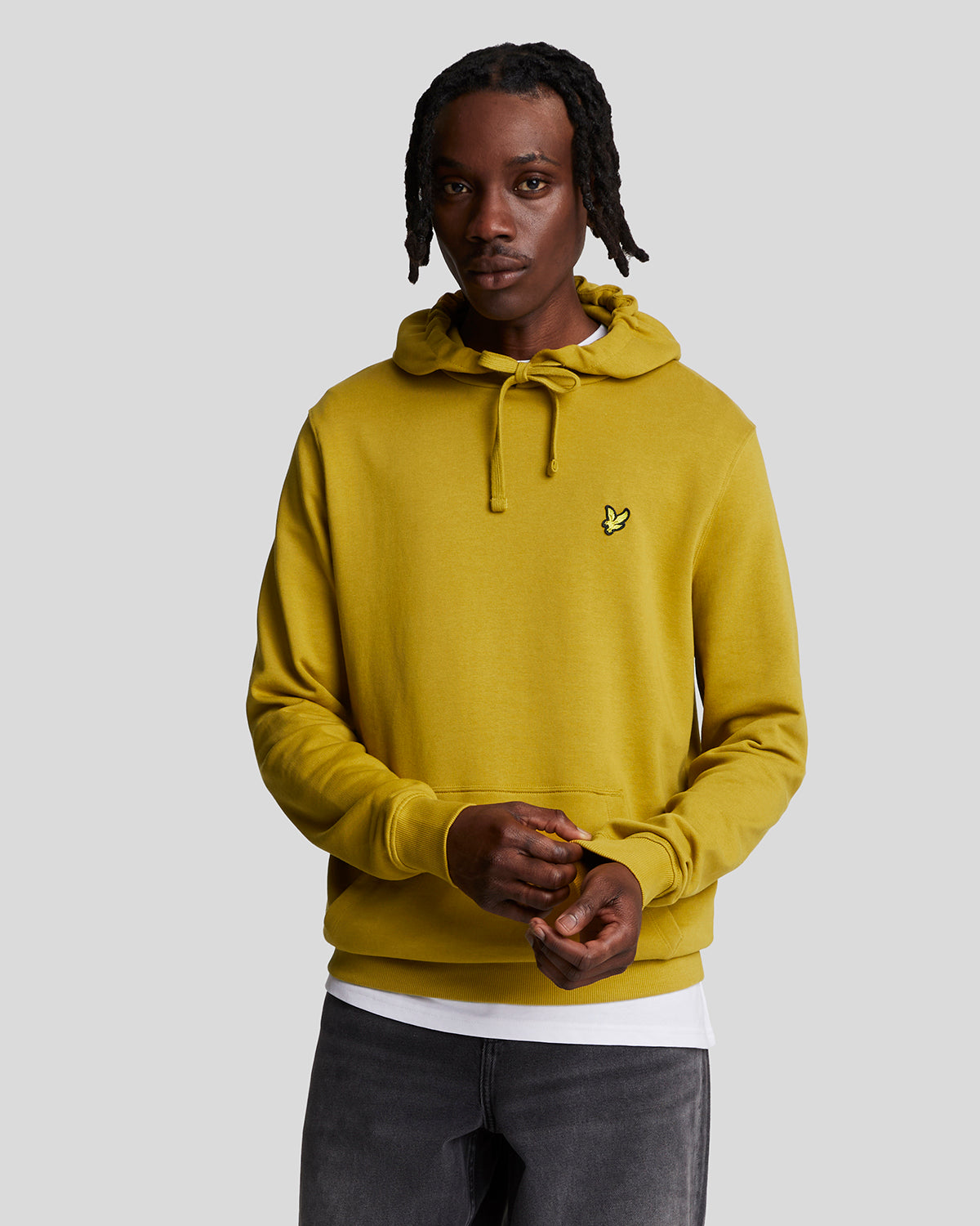 Lyle Scott Men s Pullover Hoodie in Ellaness Gold