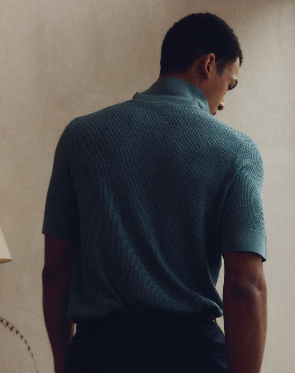 Bekijk het fijn gebreide poloshirt met open kraag voor heren
