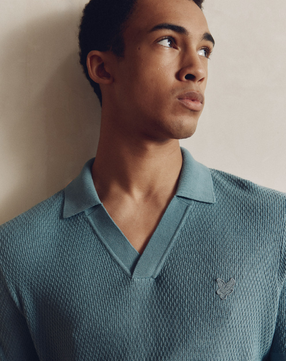 Bekijk het fijn gebreide poloshirt met open kraag voor heren
