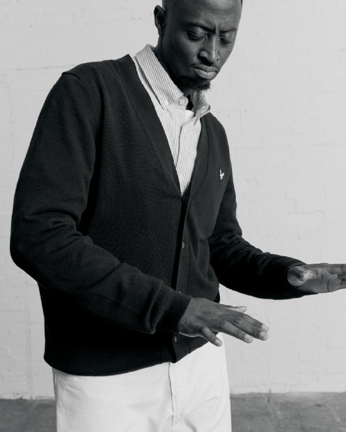 Découvrez notre cardigan en coton à col en V pour homme