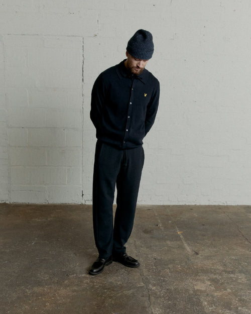 Découvrez notre cardigan en coton à col en V pour homme