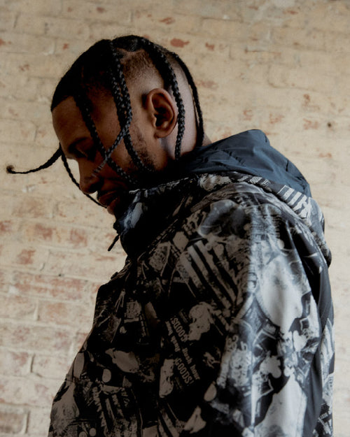 Découvrez la veste anorak à capuche pour homme à imprimé industriel