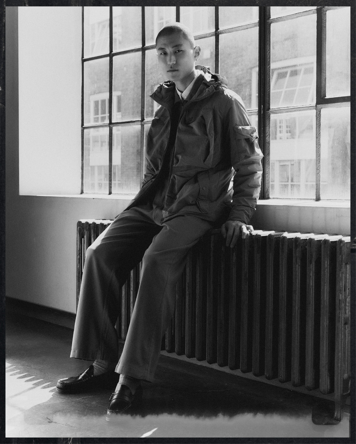 Man in Lyle & Scott smart casual Lyle & Scott in een loft