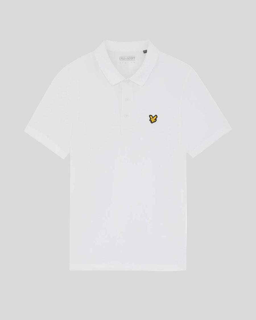 Uomo con polo tecnica bianca