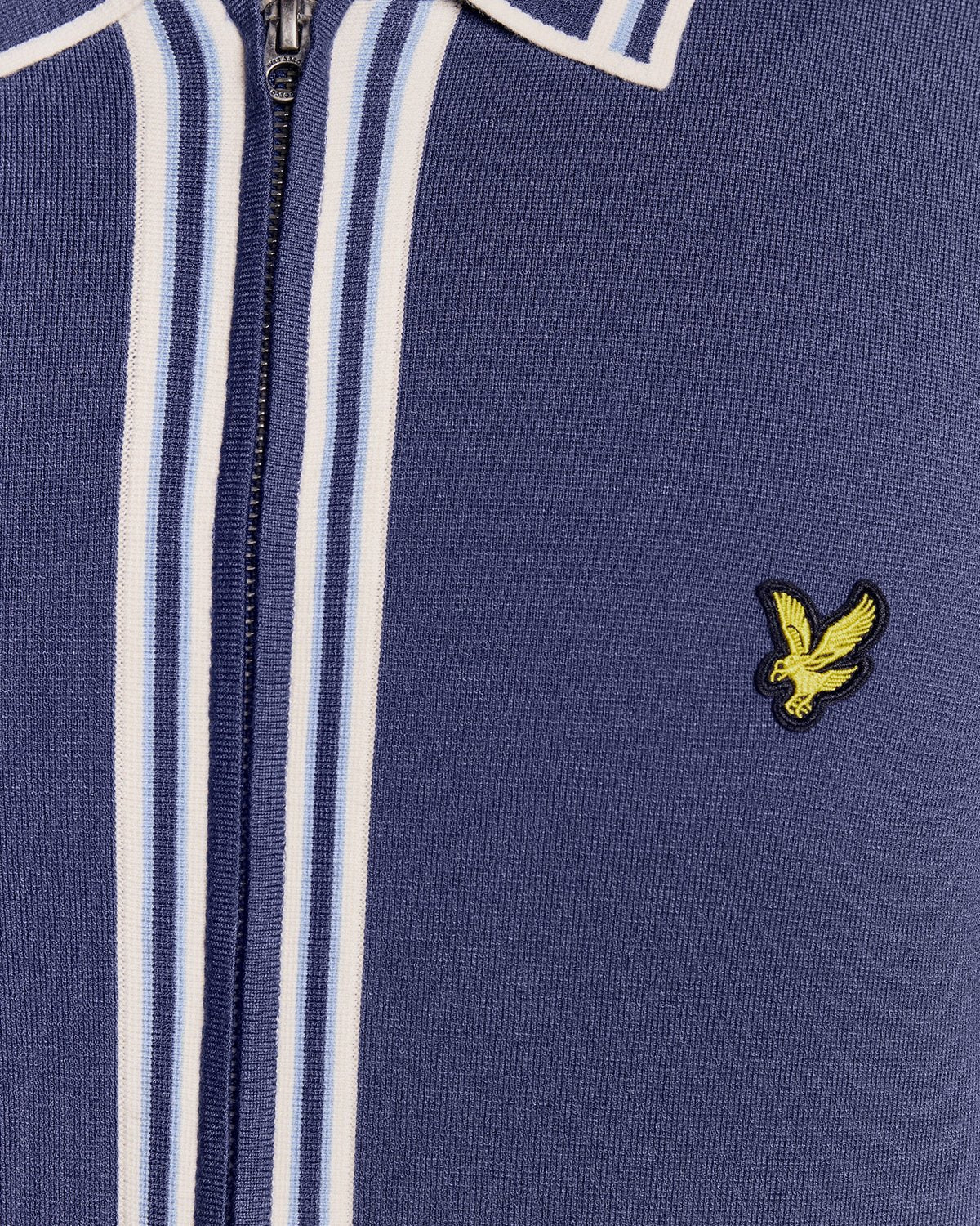 Uomo con maglione in maglia con zip integrale a contrasto in blu navy intenso