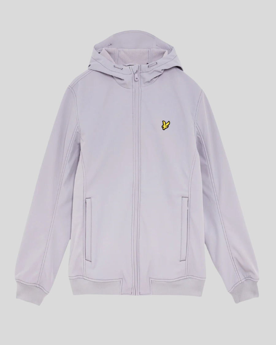 Hombre con chaqueta softshell con forro polar en color lila ceniza