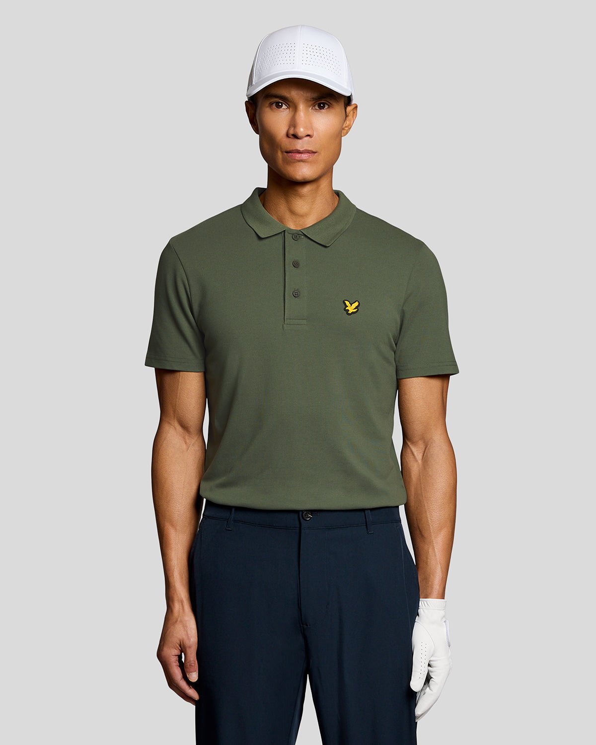 Uomo con polo tecnica color verde cactus