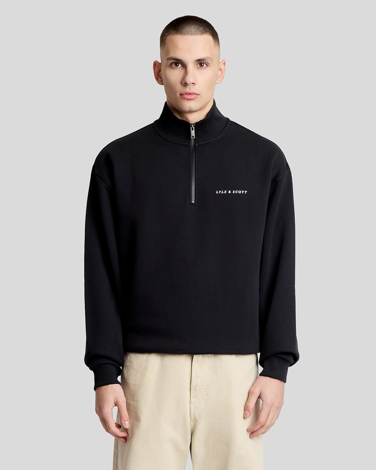 Uomo con felpa con zip a 1/4 Heavyweight Script in nero jet