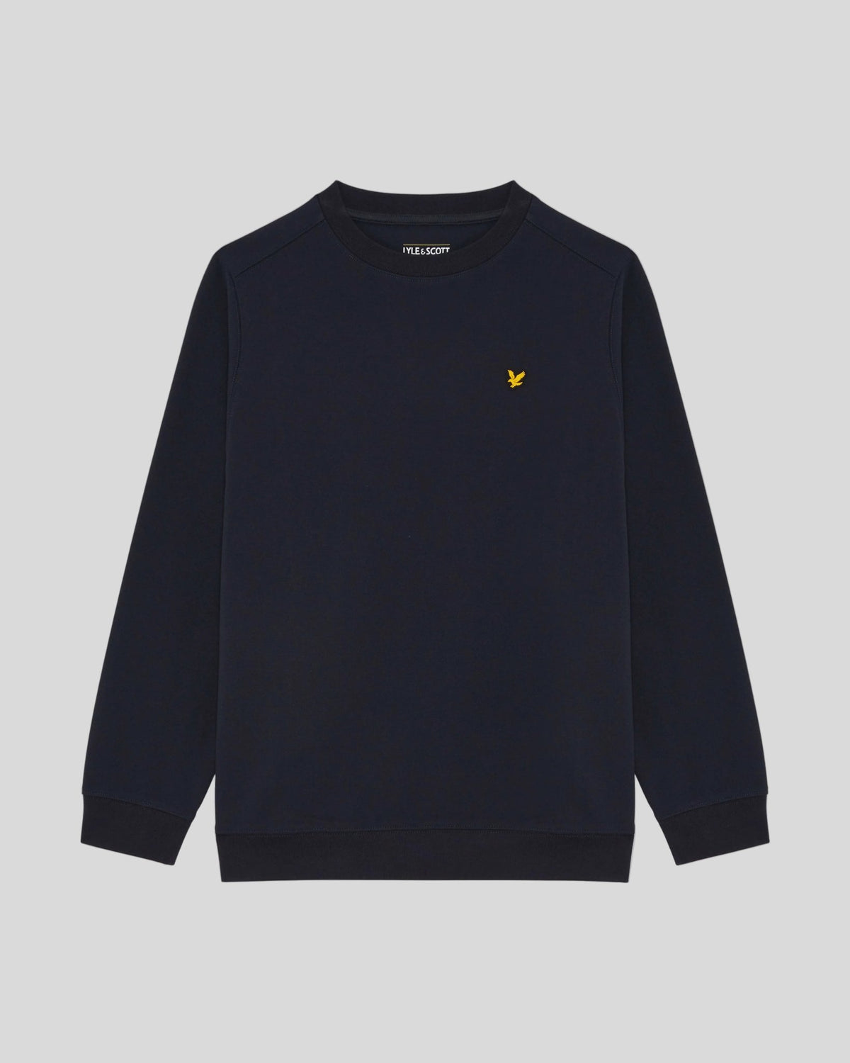 Homme portant un sweat-shirt léger de sport bleu marine foncé