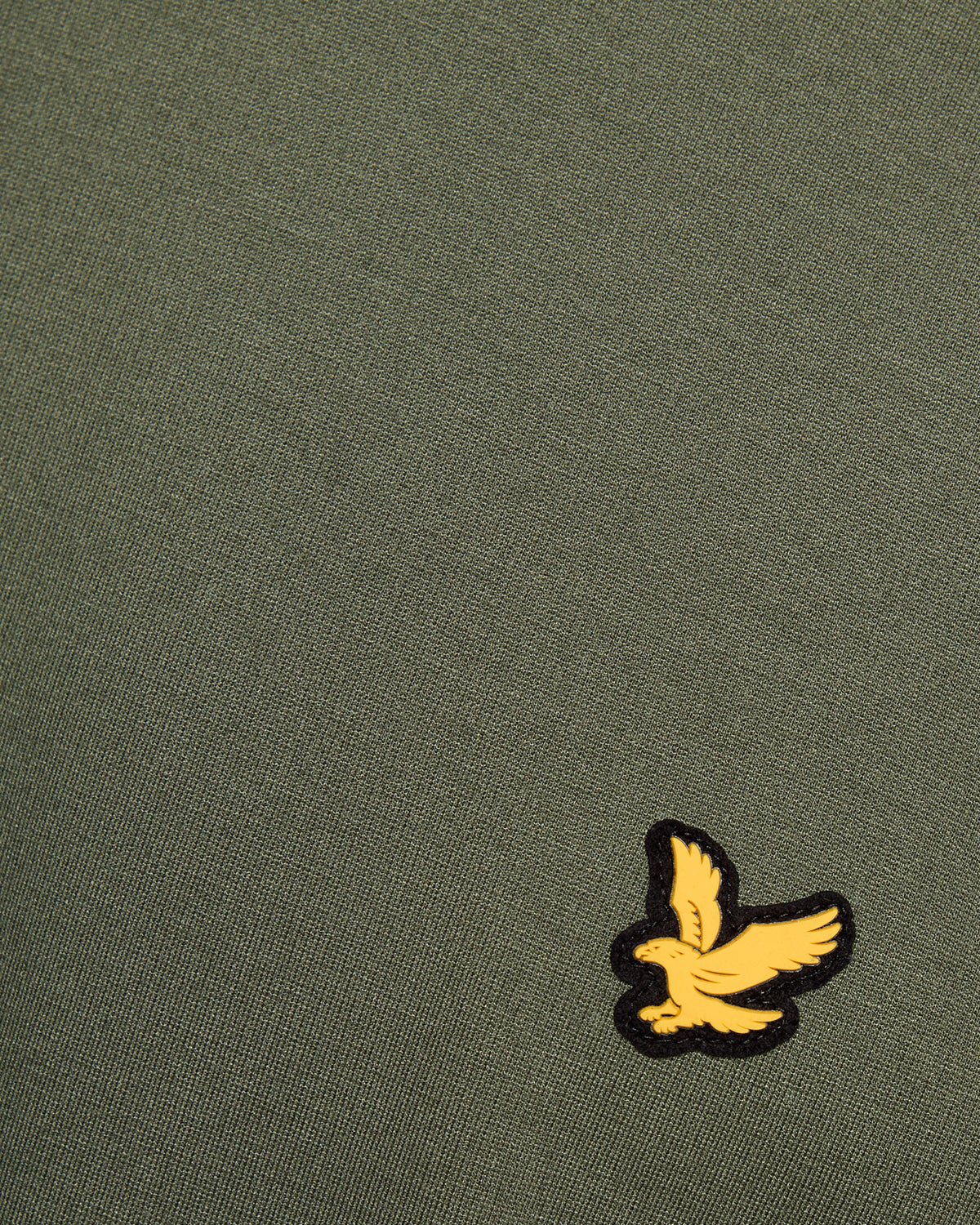 Homme portant un sweat-shirt léger de sport vert cactus