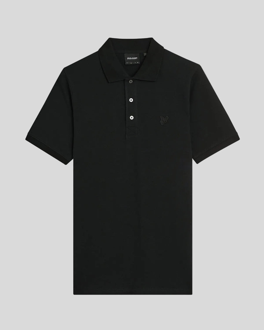 Homme portant un polo en coton ultra-fin noir de jais