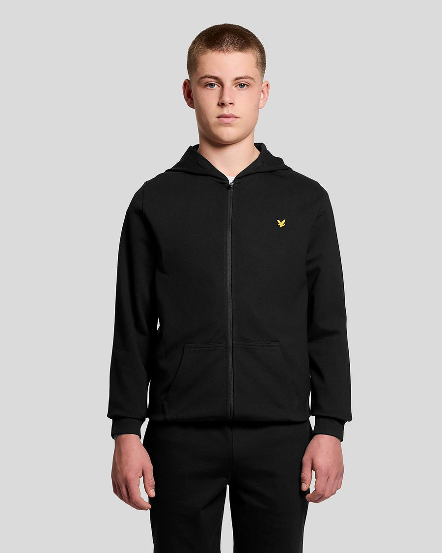 Hombre con sudadera con capucha deportiva ligera en negro azabache