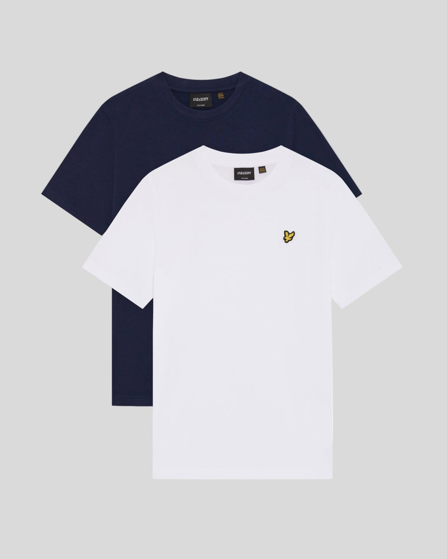 Homme portant un lot de 2 t-shirts Basic bleu marine et blanc