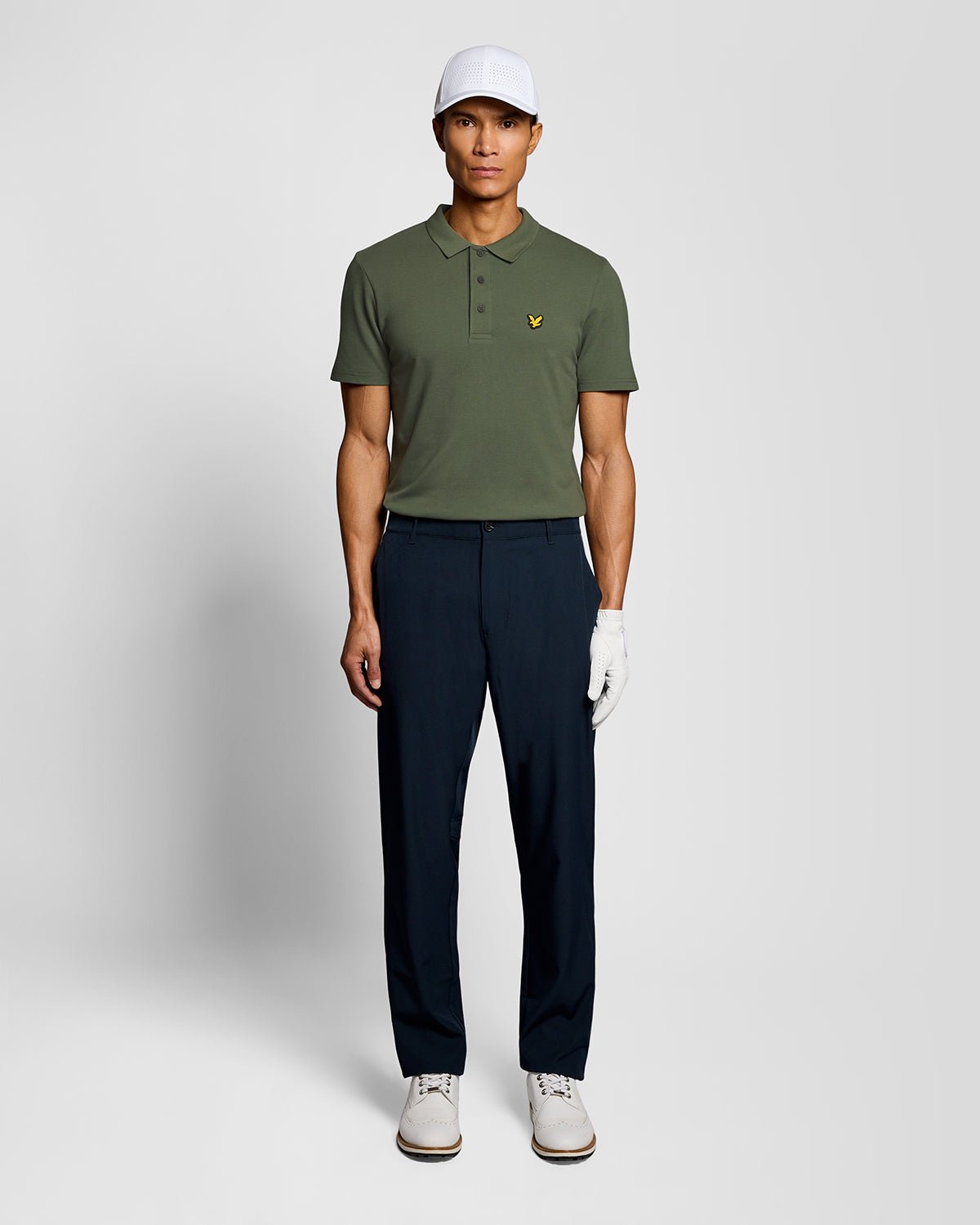 Uomo con polo tecnica color verde cactus