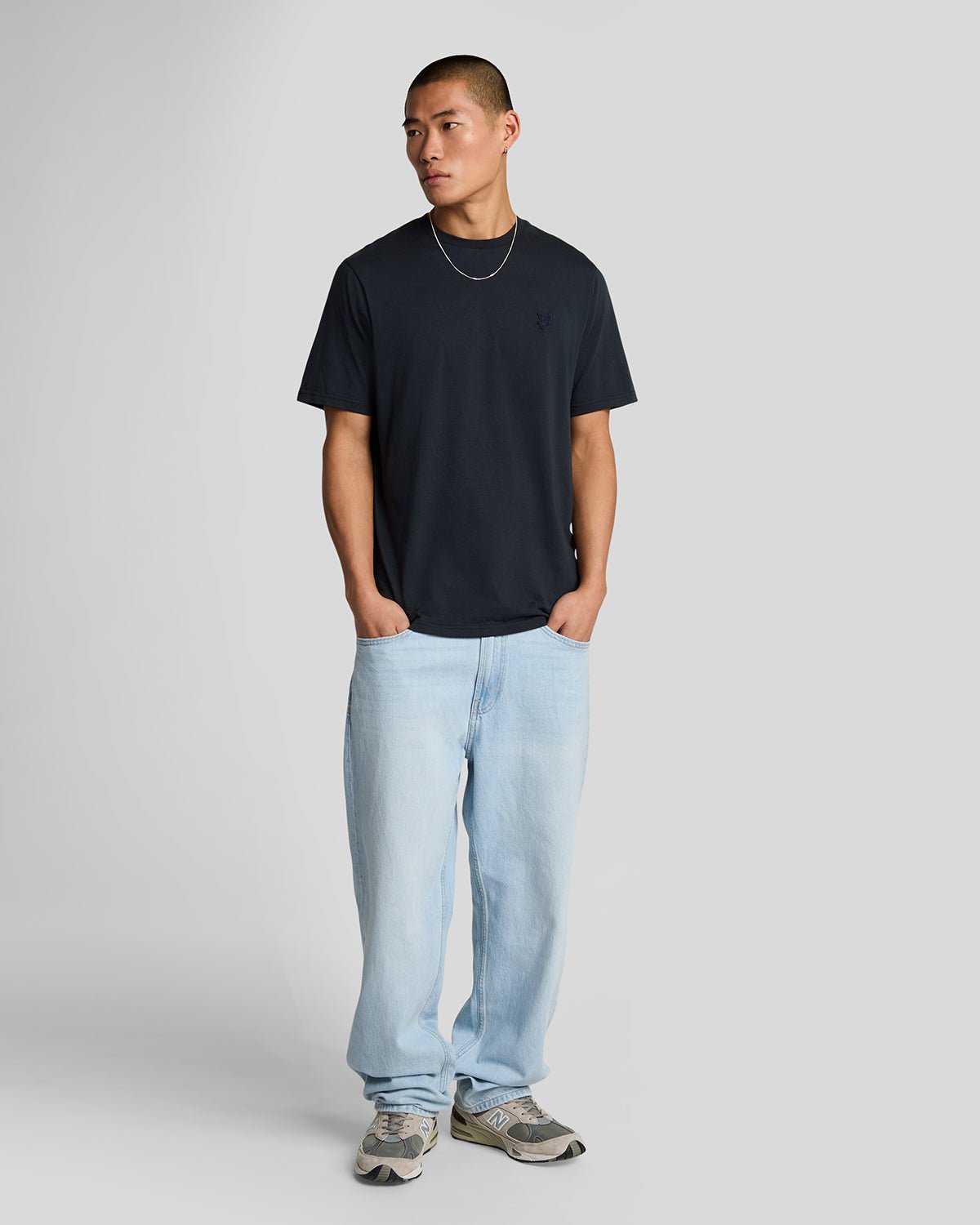 Uomo con maglietta in cotone superfine blu scuro