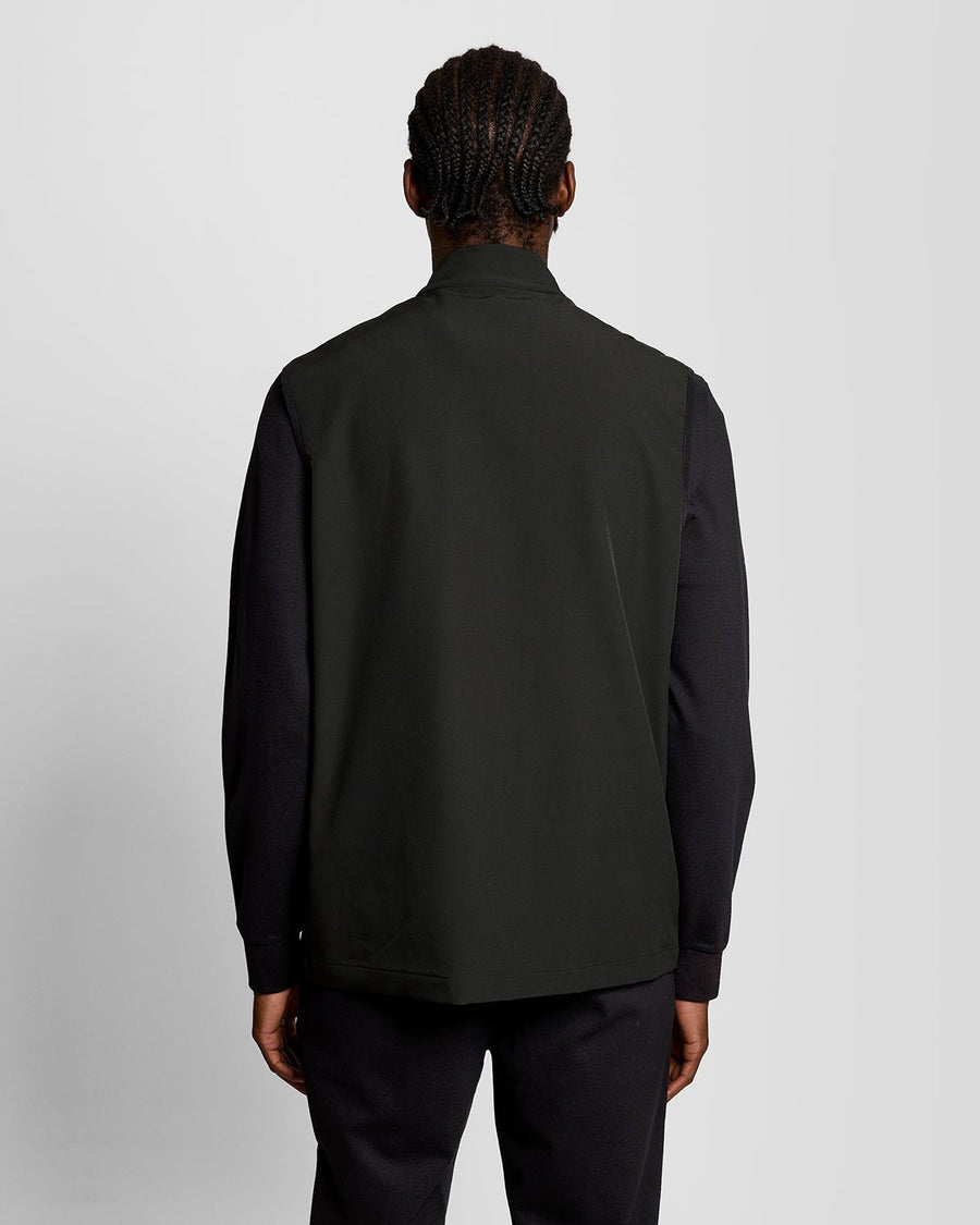 Uomo con gilet Sports Performance in nero jet