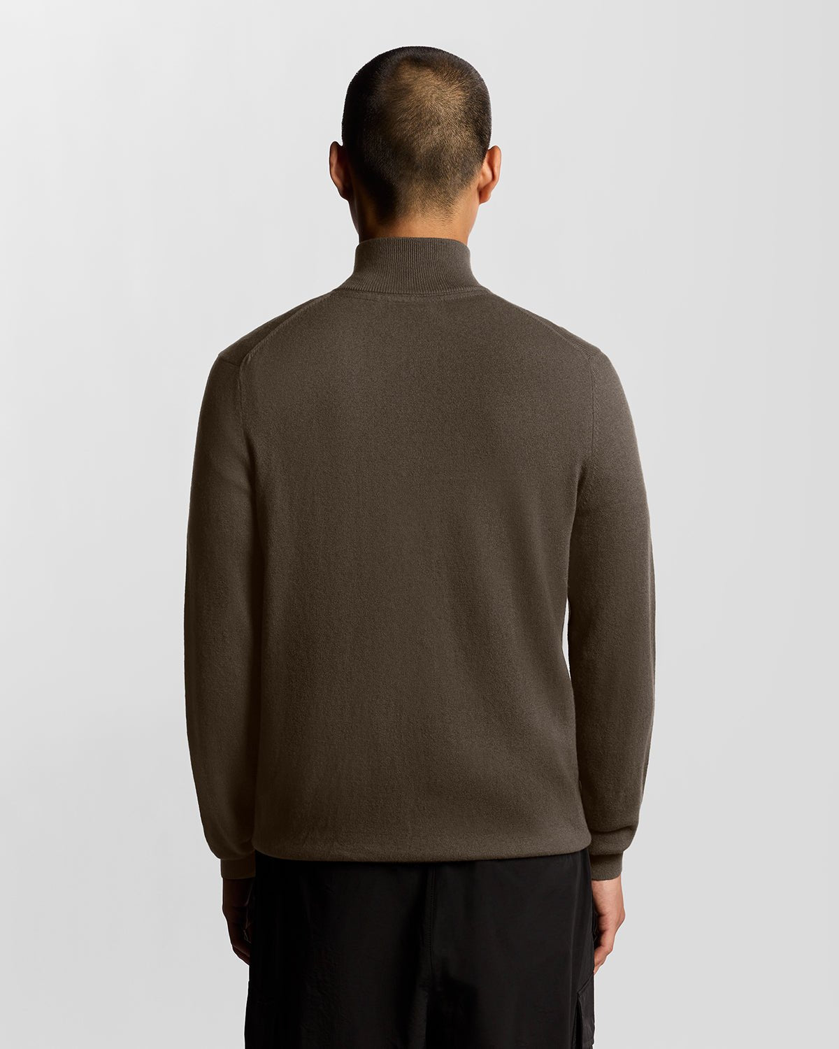 Herrenpullover aus Baumwolle und Merinowolle mit 1/4-Reißverschluss in der Farbe „Espresso“