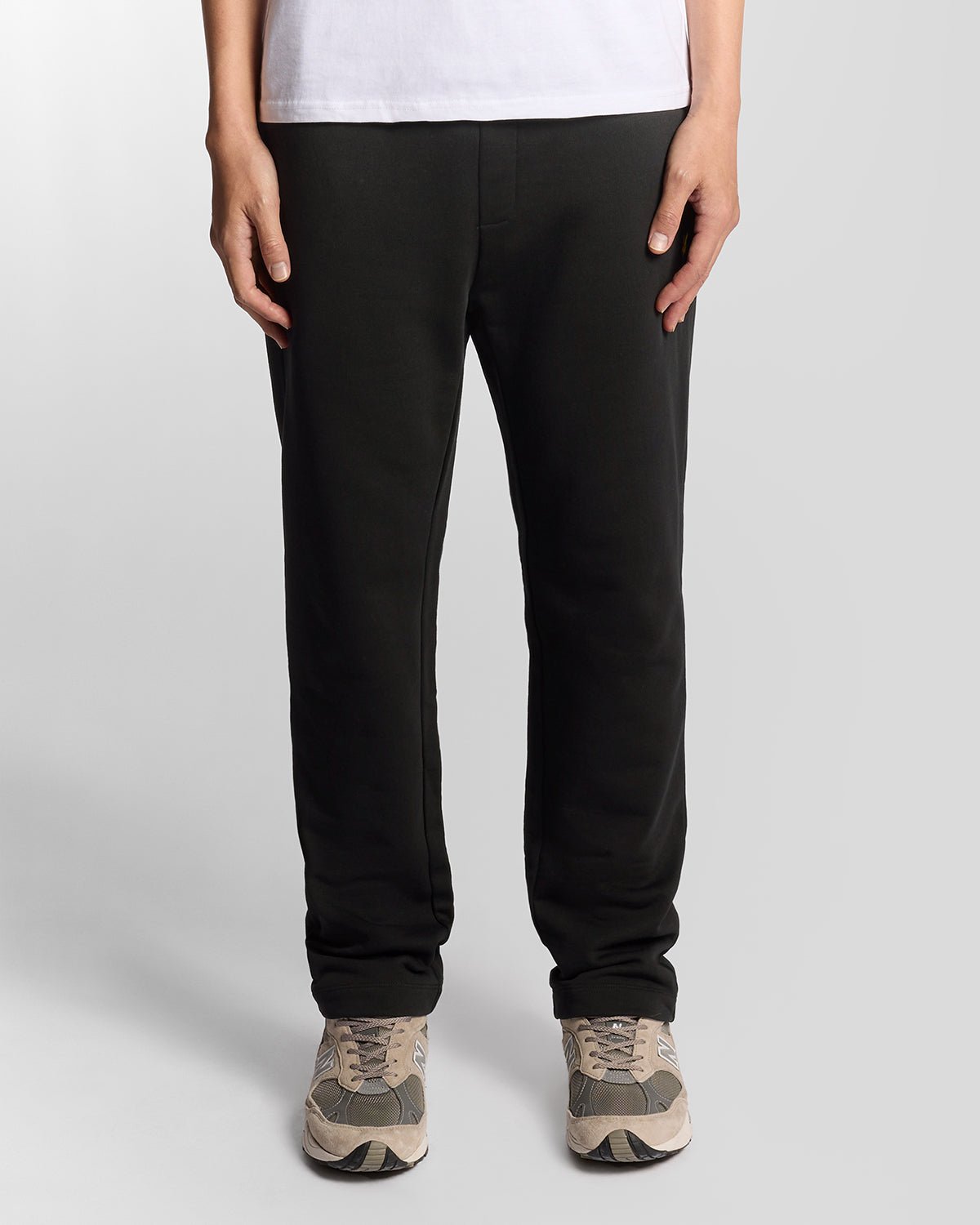 Uomo con pantaloni da jogging in cotone a gamba dritta, colore nero corvino