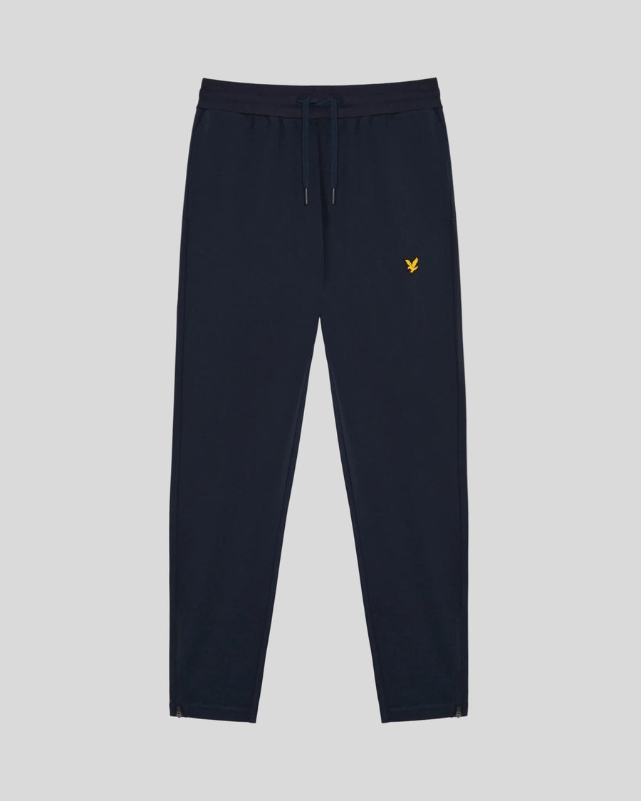 Homme portant un pantalon de jogging léger de sport bleu marine foncé