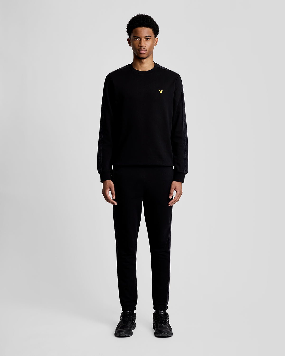 Sweat-shirt à col rond « Sports Tape » pour homme, couleur noir de jais