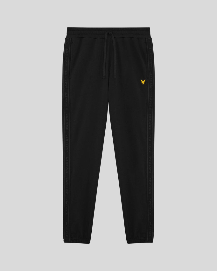 Uomo con pantaloni da jogging con fascia elastica in nero corvino