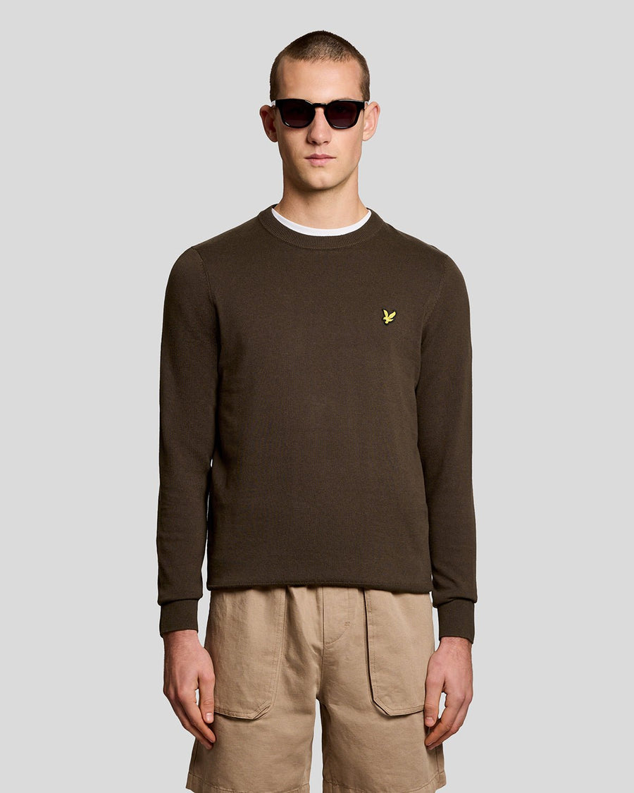 Uomo con maglione girocollo in cotone color ebano