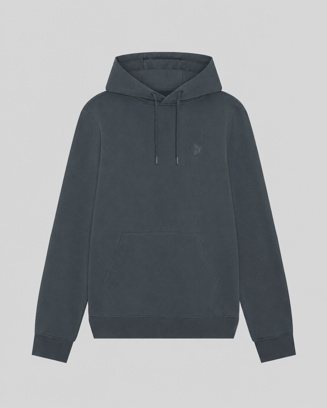 Homme portant un sweat à capuche en coton ultra-fin à effet bouclé, couleur « gunmetal »