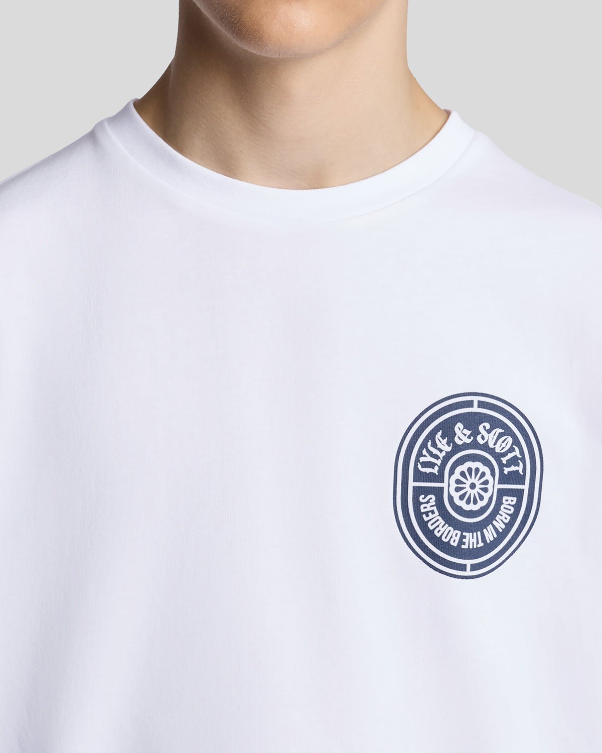Uomo con maglietta in cotone con stampa grafica, colore bianco
