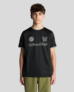 Camiseta con diseño de fútbol