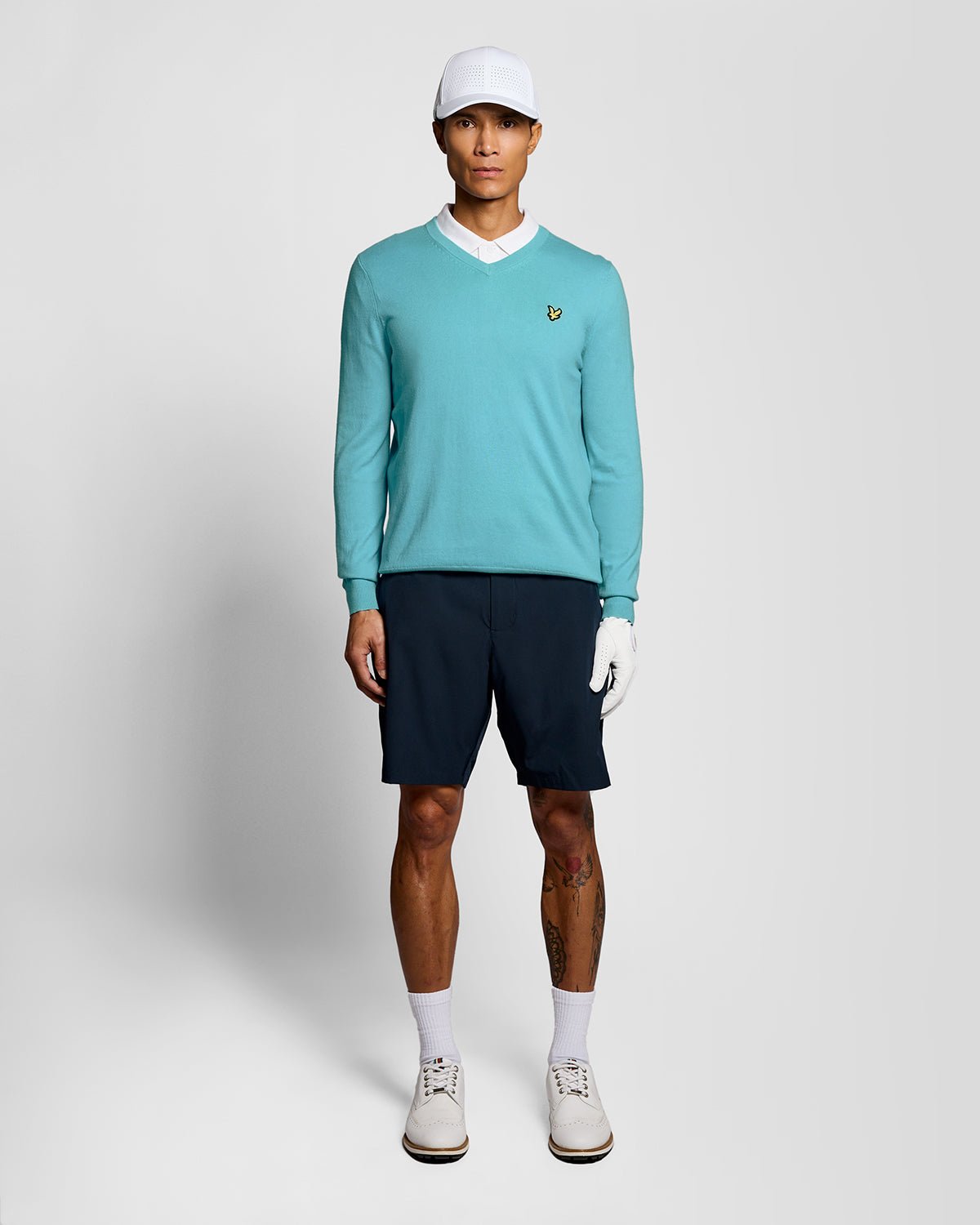 Uomo con maglione a V in misto cotone blu acquamarina