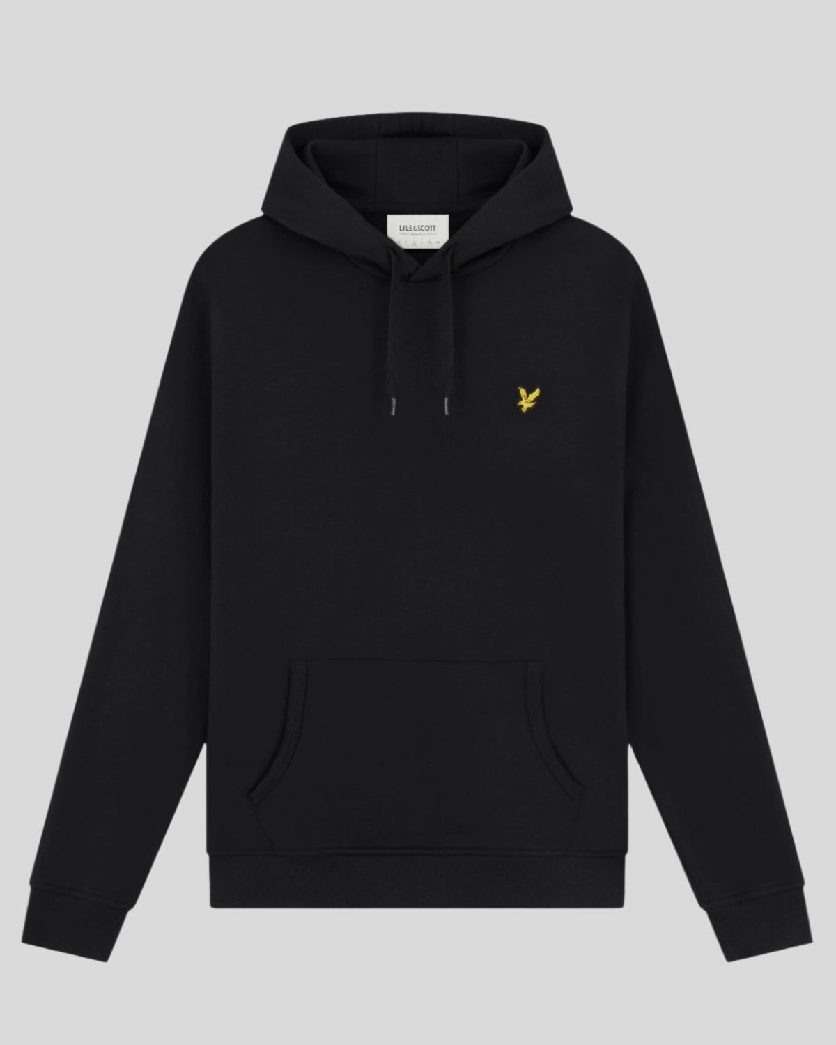 Man draagt een Loopback katoenen hoodie in Jet Black