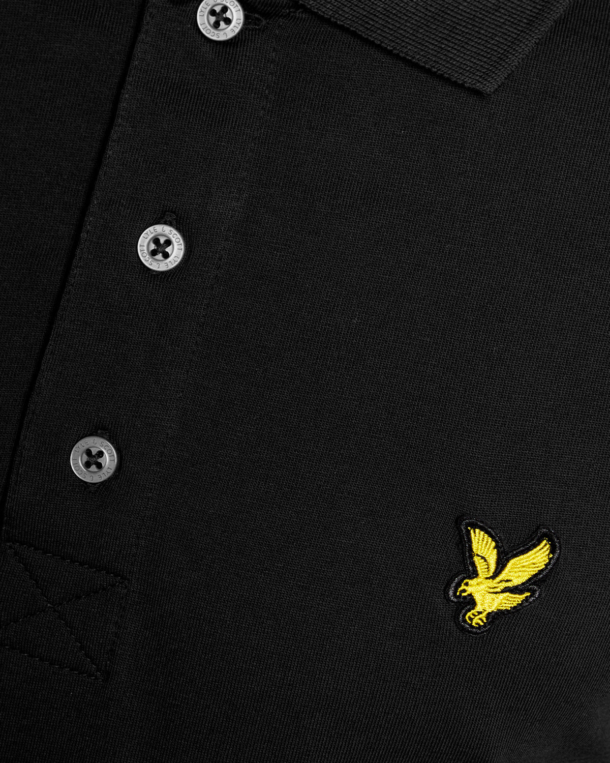 Uomo con polo in jersey di cotone nero corvino