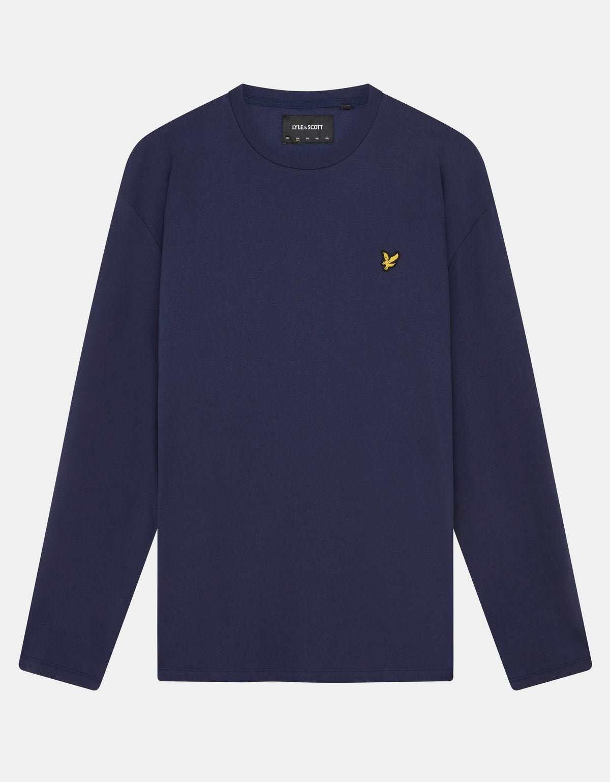 Un homme porte un t-shirt en coton à manches longues bleu marine