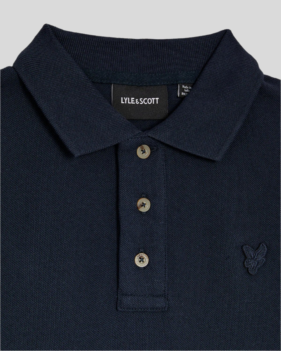Ragazzo con polo in lino blu scuro