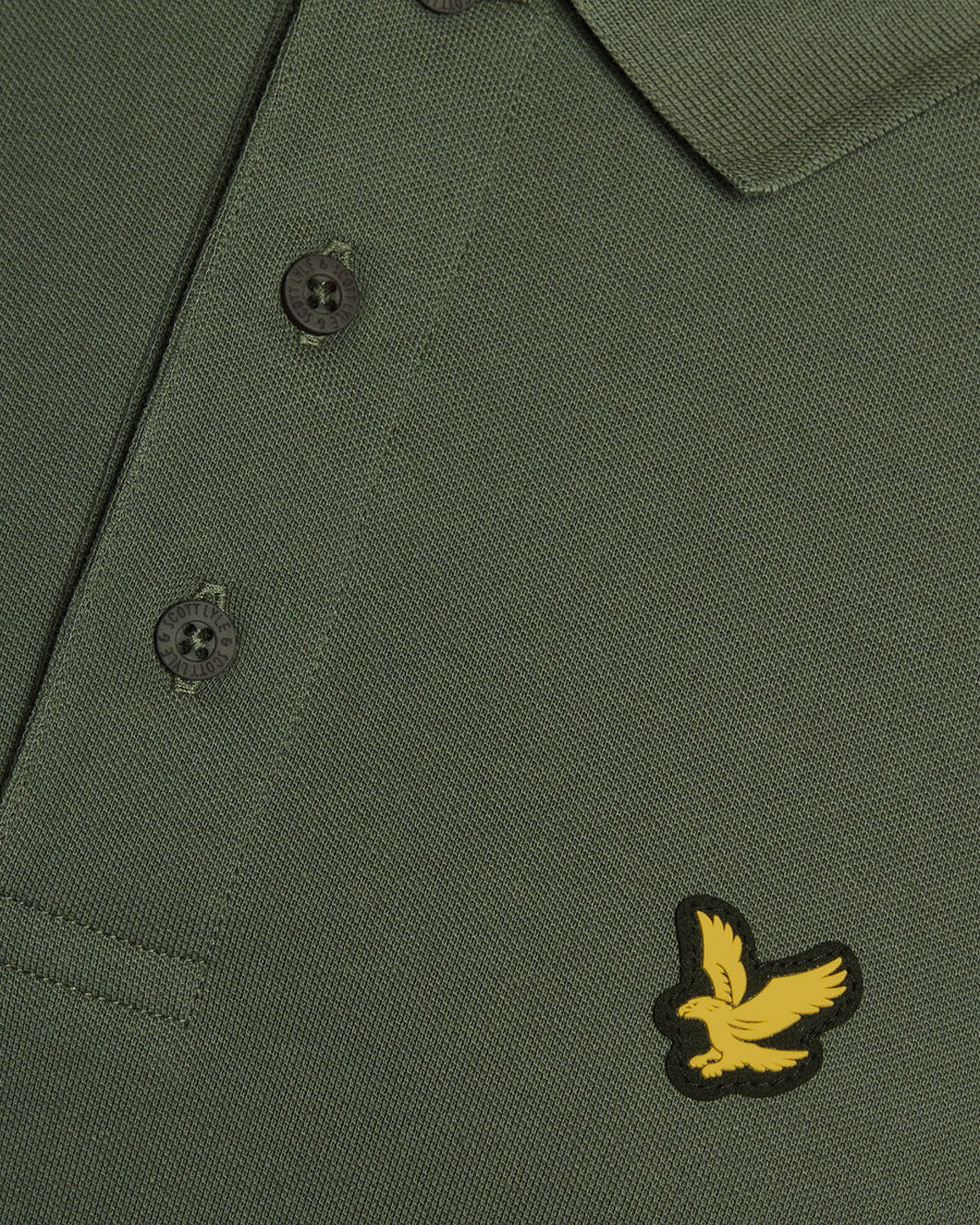 Uomo con polo tecnica color verde cactus