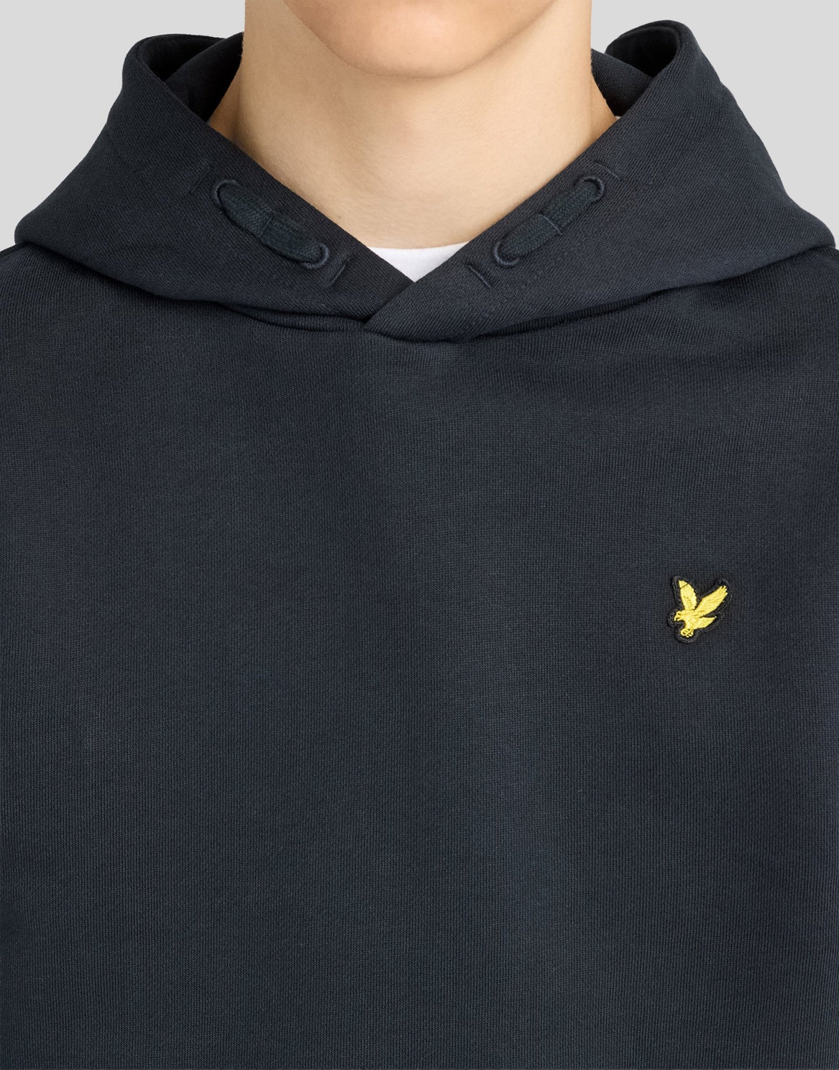 Garçon portant un sweat à capuche brossé bleu marine foncé