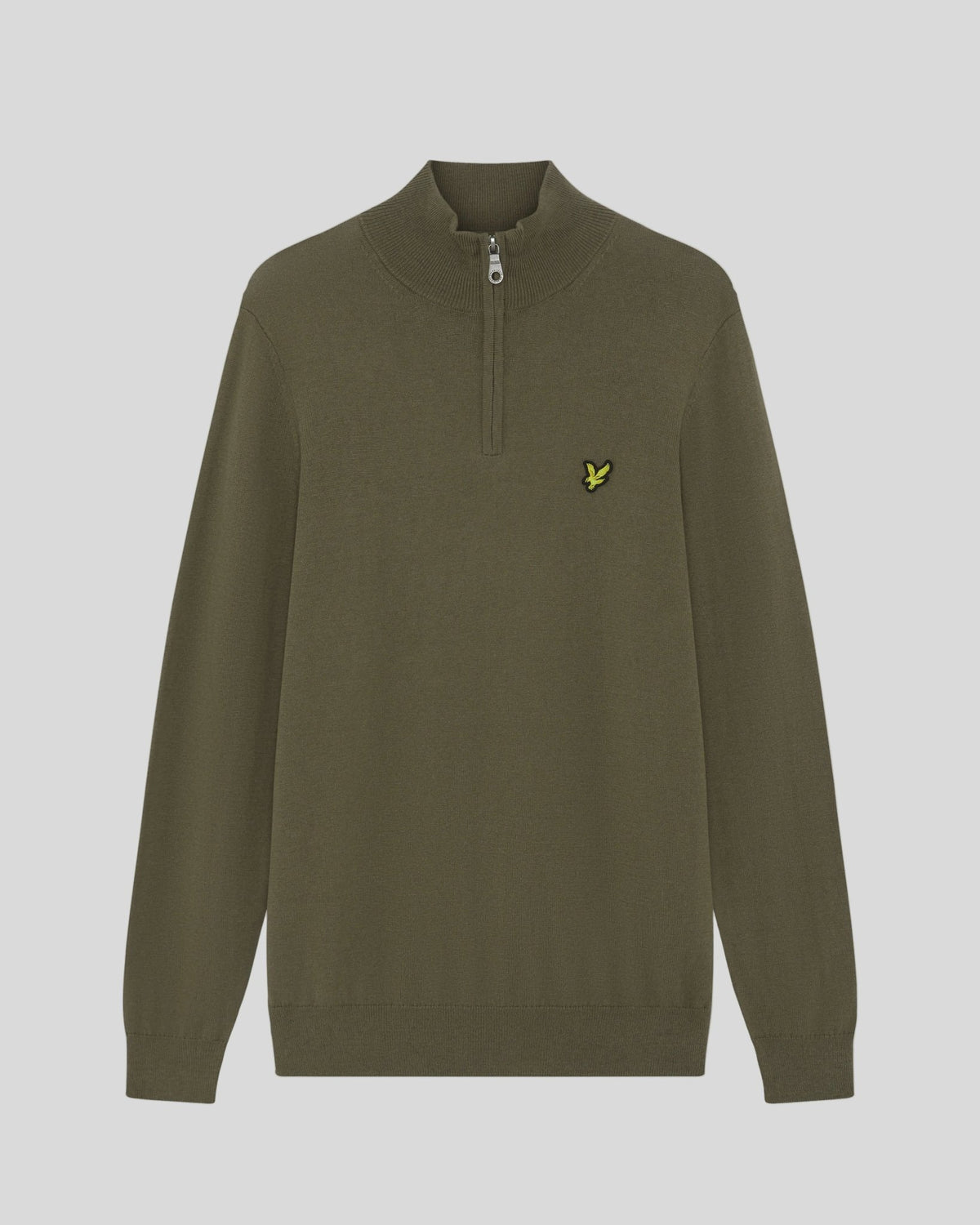 Man draagt een Cotton Merino-trui met 1/4-ritssluiting in de kleur Khaki Ash