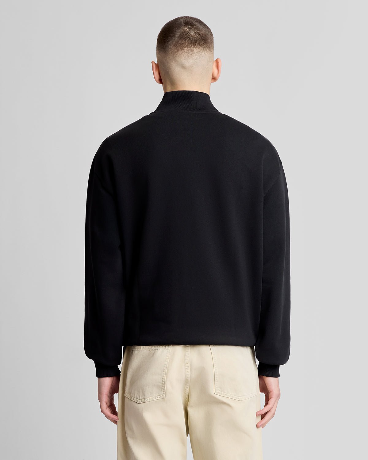 Uomo con felpa con zip a 1/4 Heavyweight Script in nero jet