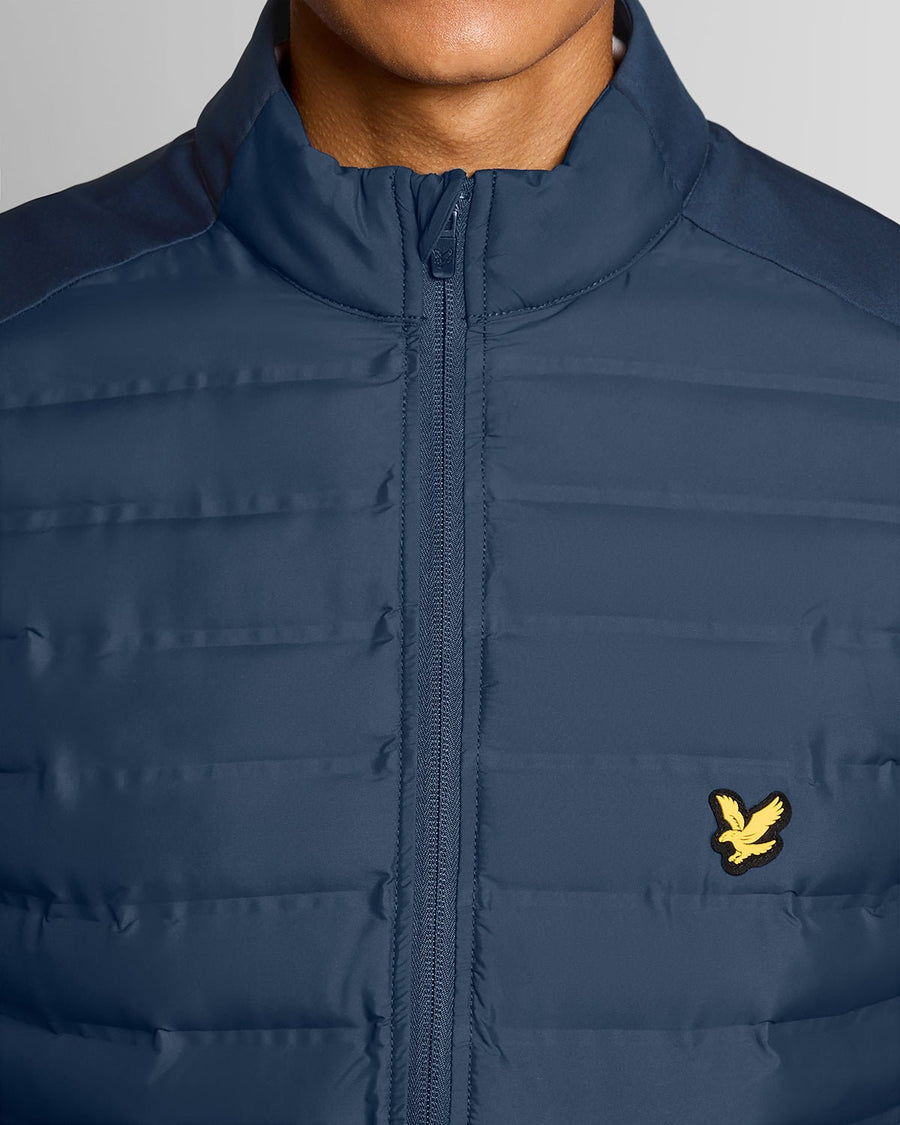 Hombre con chaqueta acolchada Hybrid en color Ryder Blue