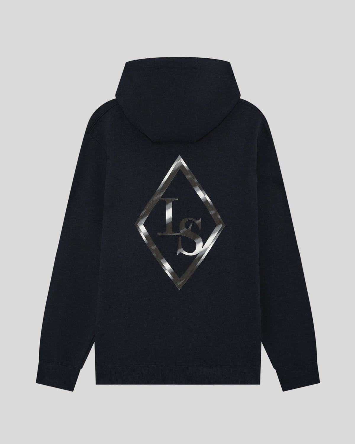 Homme portant un sweat-shirt à imprimé graphique dans le dos, couleur bleu marine foncé