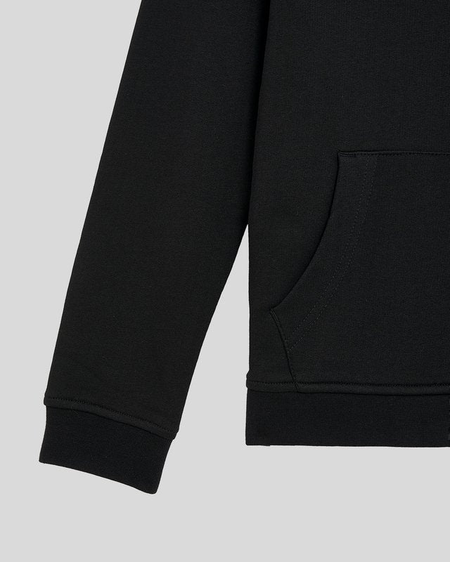 Garçon portant un sweat à capuche en coton Loopback, couleur noir de jais