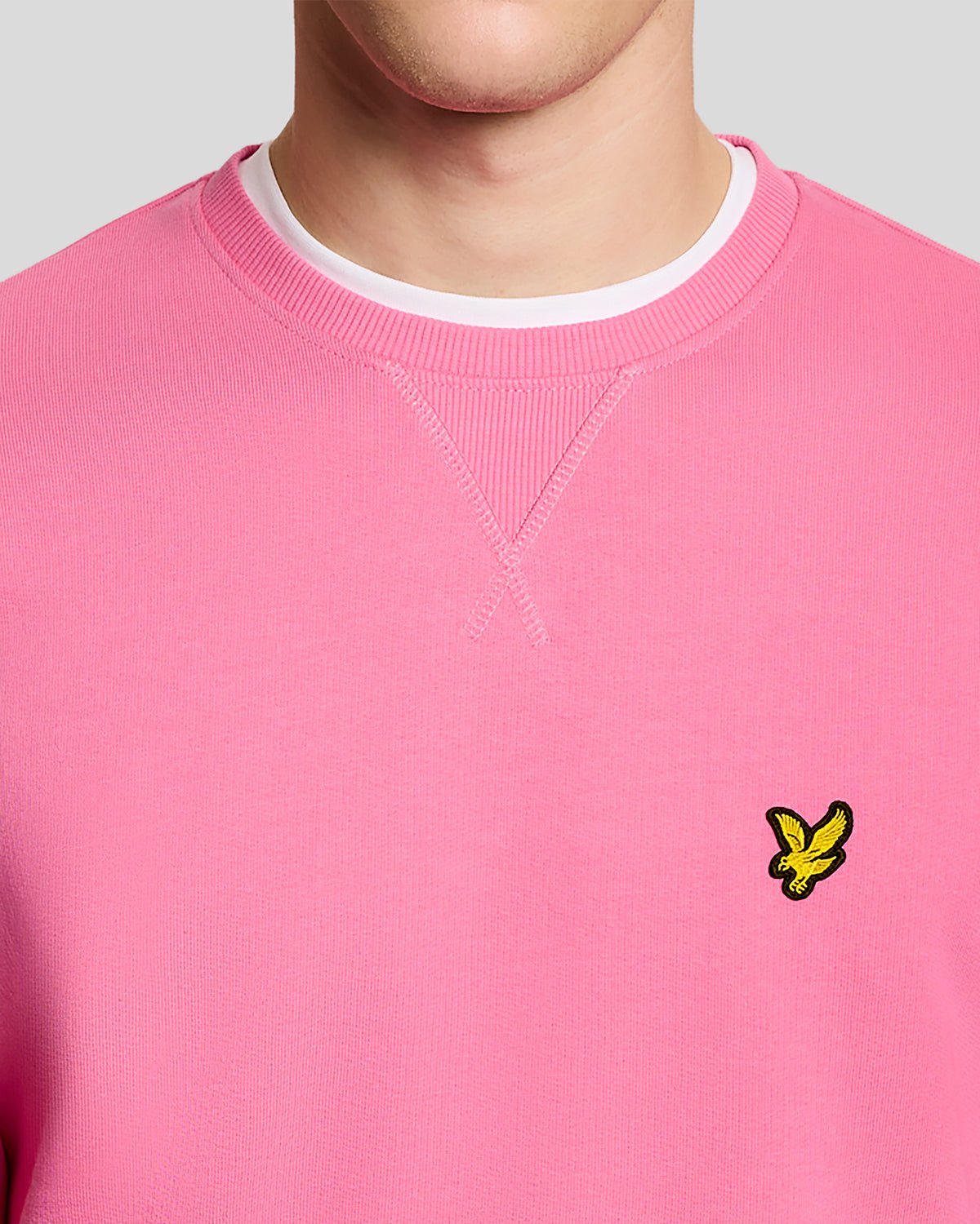 Uomo con felpa girocollo in cotone rosa shocking