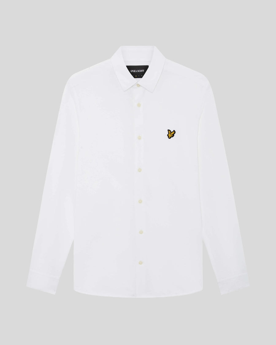 Homme portant une chemise en jersey Oxford de coton blanche