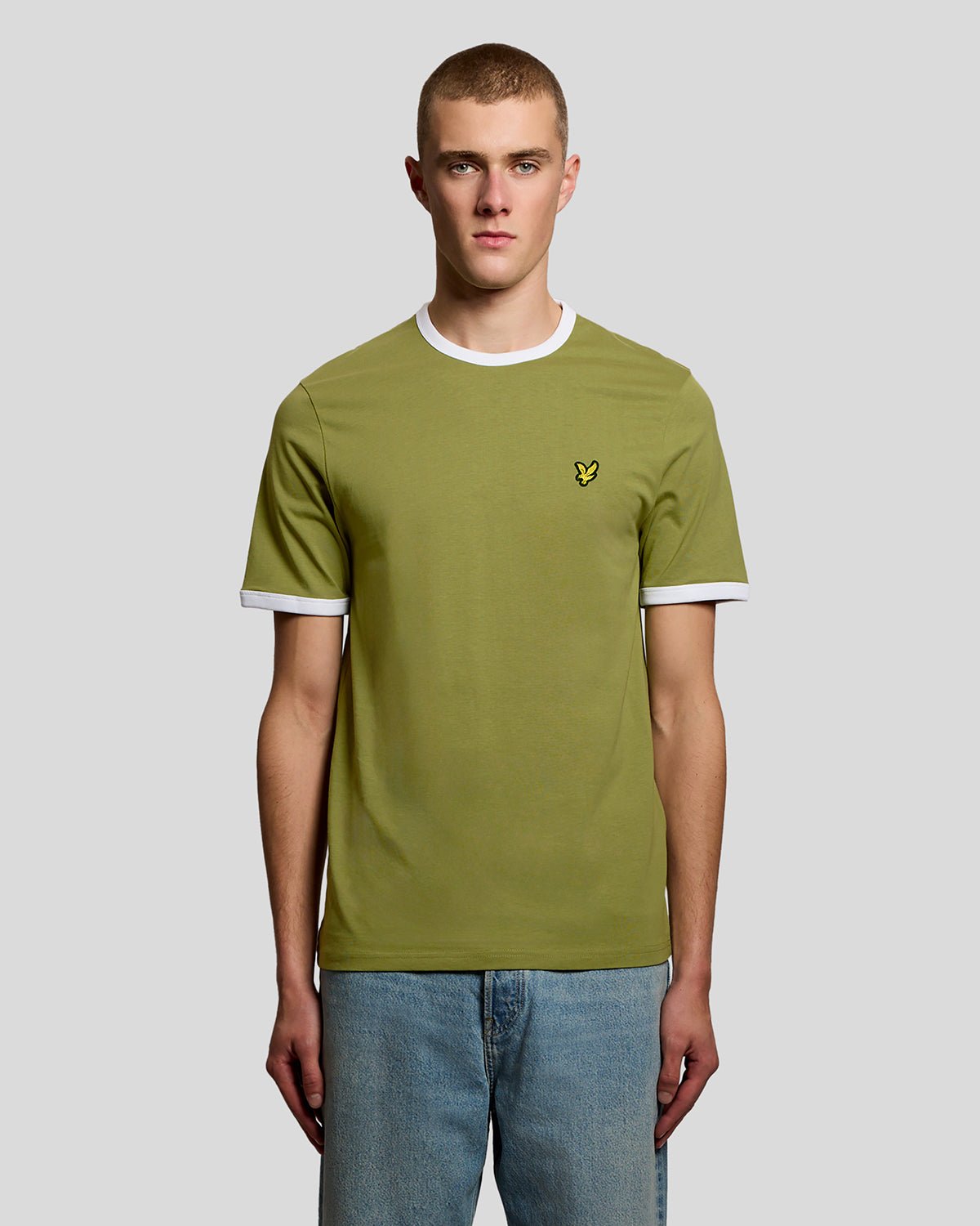 Camiseta de algodón con cuello redondo y cuello en V para hombre en verde arbusto y blanco