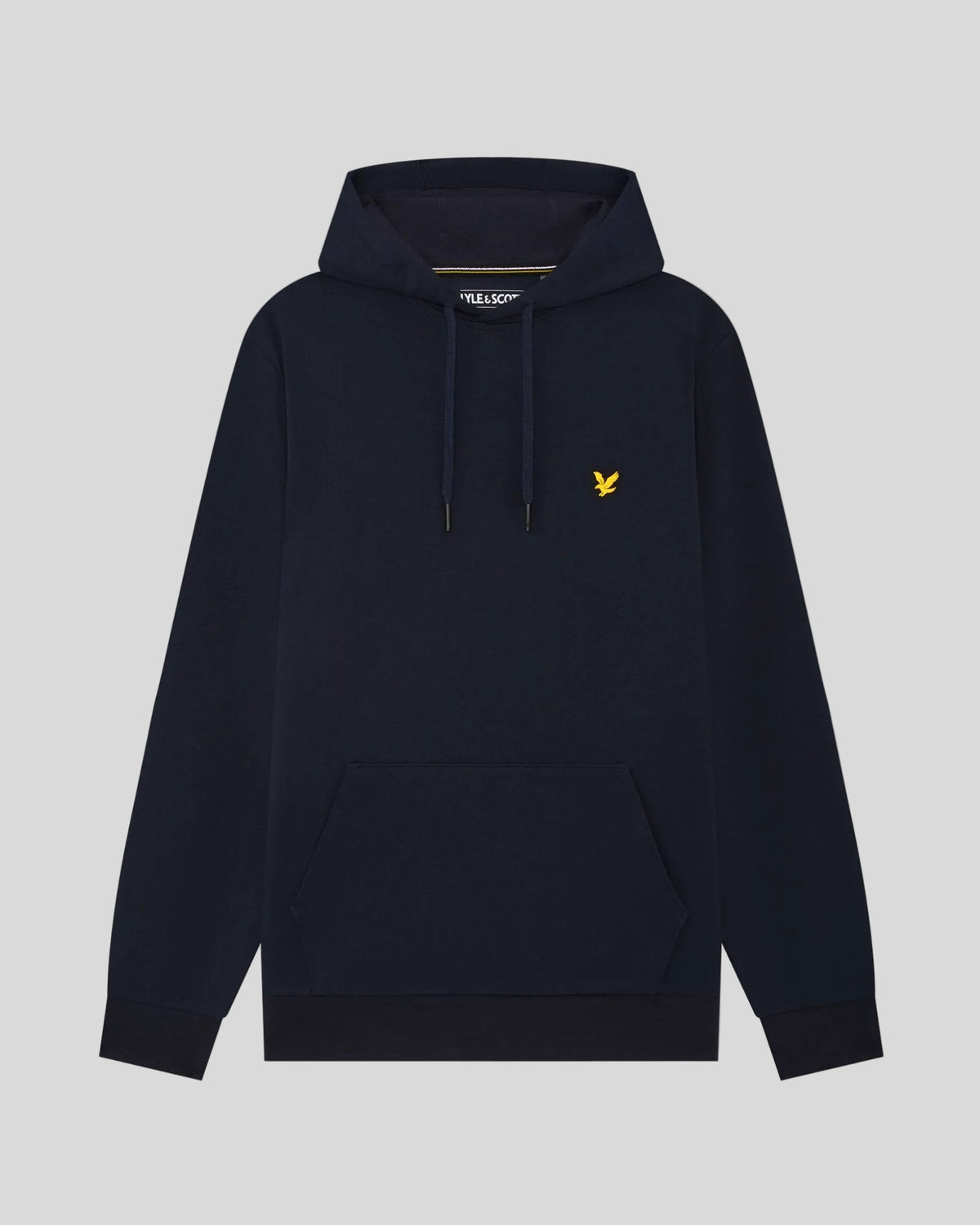 Homme portant un sweat à capuche léger de sport bleu marine foncé