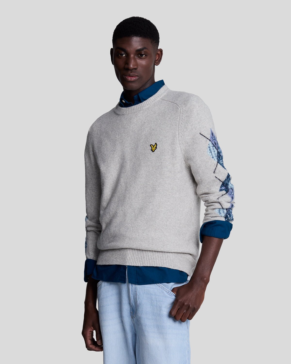 Lyle Scott Men s Argyle Sleeve Jumper in Light Grey Marl